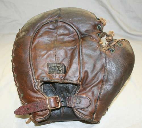 Early 1900's Wright & Ditson Crescent Mitt Back